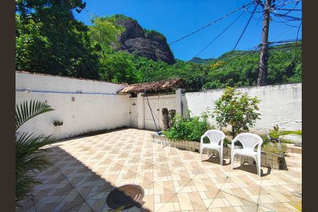 Casa à venda com 190m², 2 quartos e 2 vagasQuintal 