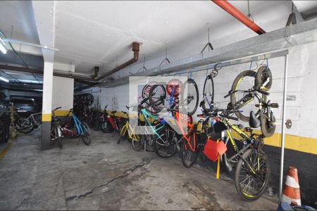 Apartamento à venda com 53m², 2 quartos e 1 vaga Apartamento à venda com 53m², 2 quartos e 1 vagaÁrea comum - Bicicletario