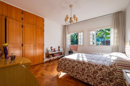 Casa à venda com 400m², 4 quartos e 5 vagas Casa à venda com 400m², 4 quartos e 5 vagasQuarto 2