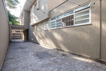 Casa à venda com 400m², 4 quartos e 5 vagas Casa à venda com 400m², 4 quartos e 5 vagasQuintal