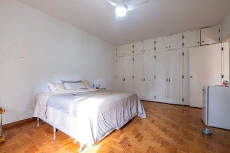 Casa à venda com 400m², 4 quartos e 5 vagas Casa à venda com 400m², 4 quartos e 5 vagasQuarto 1