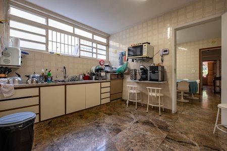 Casa à venda com 400m², 4 quartos e 5 vagas Casa à venda com 400m², 4 quartos e 5 vagasCozinha