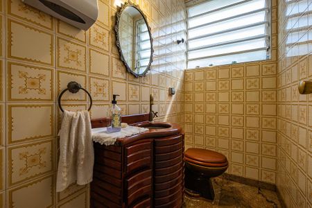 Casa à venda com 400m², 4 quartos e 5 vagas Casa à venda com 400m², 4 quartos e 5 vagasLavabo