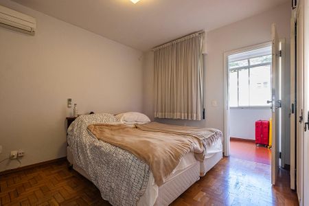 Casa à venda com 400m², 4 quartos e 5 vagas Casa à venda com 400m², 4 quartos e 5 vagasQuarto 4