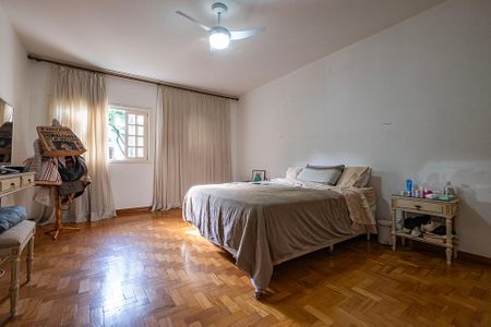 Casa à venda com 400m², 4 quartos e 5 vagas Casa à venda com 400m², 4 quartos e 5 vagasQuarto 1
