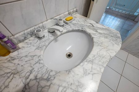 Casa à venda com 400m², 4 quartos e 5 vagas Casa à venda com 400m², 4 quartos e 5 vagasBanheiro 2