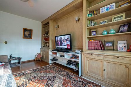 Casa à venda com 400m², 4 quartos e 5 vagas Casa à venda com 400m², 4 quartos e 5 vagasSala