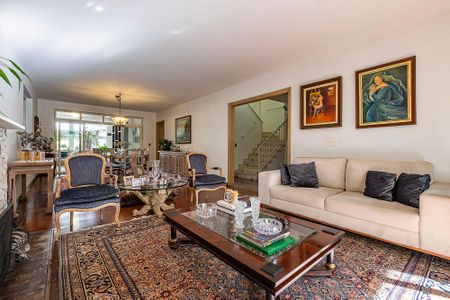 Casa à venda com 400m², 4 quartos e 5 vagas Casa à venda com 400m², 4 quartos e 5 vagasSala