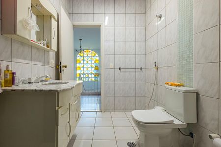 Casa à venda com 400m², 4 quartos e 5 vagas Casa à venda com 400m², 4 quartos e 5 vagasBanheiro 2