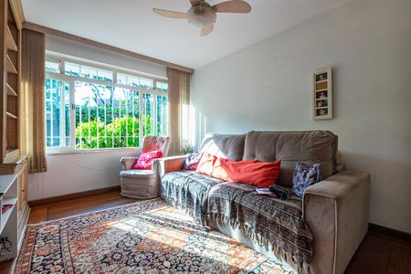 Casa à venda com 400m², 4 quartos e 5 vagas Casa à venda com 400m², 4 quartos e 5 vagasSala