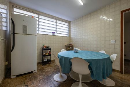 Casa à venda com 400m², 4 quartos e 5 vagas Casa à venda com 400m², 4 quartos e 5 vagasCopa