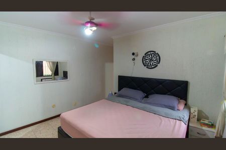 Casa à venda com 230m², 3 quartos e 2 vagas Casa à venda com 230m², 3 quartos e 2 vagasQuarto 2