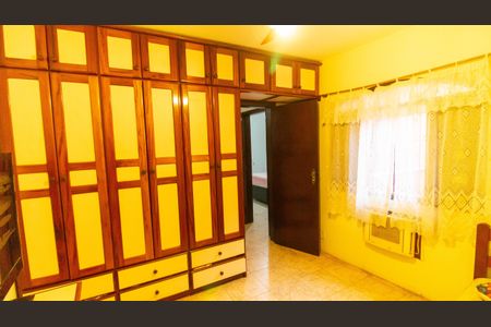 Casa à venda com 230m², 3 quartos e 2 vagas Casa à venda com 230m², 3 quartos e 2 vagasQuarto