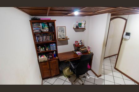 Casa à venda com 230m², 3 quartos e 2 vagas Casa à venda com 230m², 3 quartos e 2 vagasSala