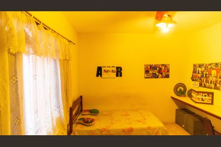 Casa à venda com 230m², 3 quartos e 2 vagas Casa à venda com 230m², 3 quartos e 2 vagasQuarto