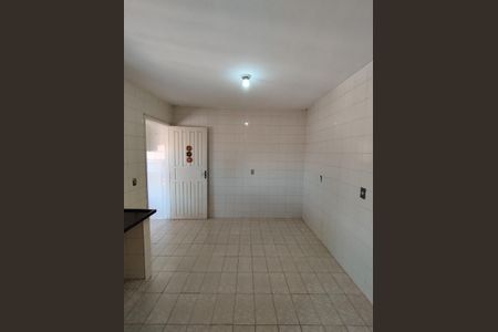 Casa à venda com 40m², 1 quarto e 1 vagaSala/Cozinha