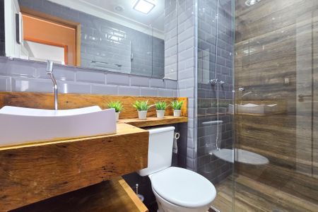 Apartamento à venda com 56m², 2 quartos e 1 vaga Apartamento à venda com 56m², 2 quartos e 1 vagaBanheiro Social