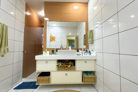 Apartamento à venda com 288m², 4 quartos e 2 vagasBanheiro Social