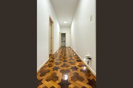 Apartamento à venda com 288m², 4 quartos e 2 vagasCorredor