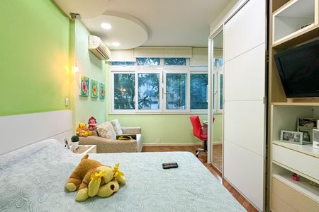 Apartamento à venda com 288m², 4 quartos e 2 vagasQuarto 02