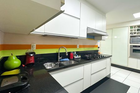 Apartamento à venda com 288m², 4 quartos e 2 vagasCozinha