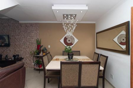 Casa à venda com 200m², 3 quartos e 2 vagasSala