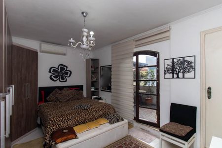 Casa à venda com 200m², 3 quartos e 2 vagasSuíte 1