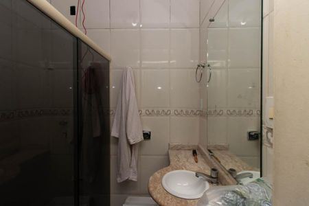 Casa à venda com 200m², 3 quartos e 2 vagasBanheiro da Suíte 2