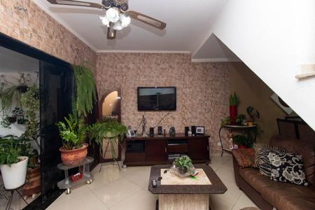 Casa à venda com 200m², 3 quartos e 2 vagasSala