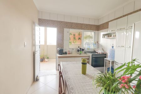 Casa à venda com 210m², 2 quartos e 2 vagasCozinha