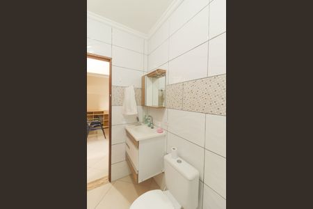 Casa à venda com 210m², 2 quartos e 2 vagasBanheiro