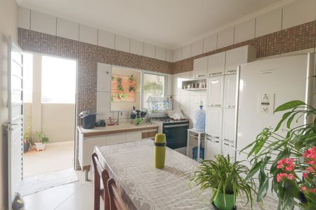 Casa à venda com 210m², 2 quartos e 2 vagasCozinha