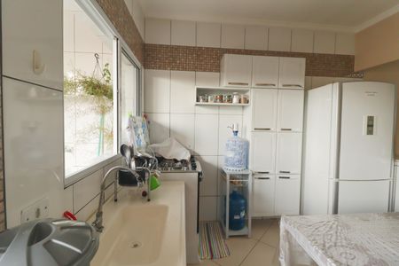 Casa à venda com 210m², 2 quartos e 2 vagasCozinha