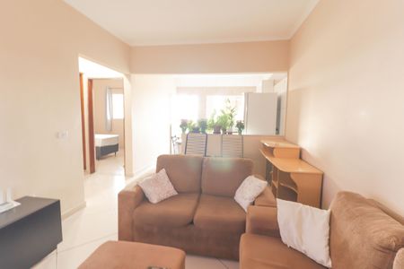 Casa à venda com 210m², 2 quartos e 2 vagasSala