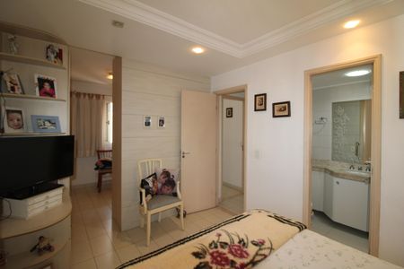 Apartamento à venda com 70m², 2 quartos e 2 vagasSuíte 