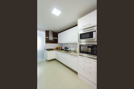 Apartamento à venda com 156m², 3 quartos e 2 vagasCozinha