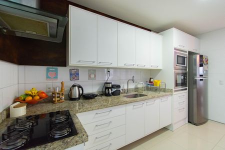 Apartamento à venda com 156m², 3 quartos e 2 vagasCozinha