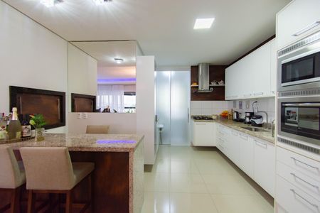 Apartamento à venda com 156m², 3 quartos e 2 vagasCozinha