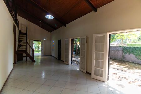 Casa à venda com 247m², 3 quartos e 2 vagas Casa à venda com 247m², 3 quartos e 2 vagasSala