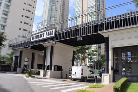 Apartamento à venda com 200m², 4 quartos e 3 vagasFachada e portaria