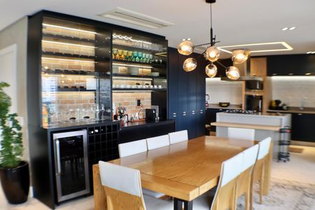 Apartamento à venda com 200m², 4 quartos e 3 vagasSala de Jantar