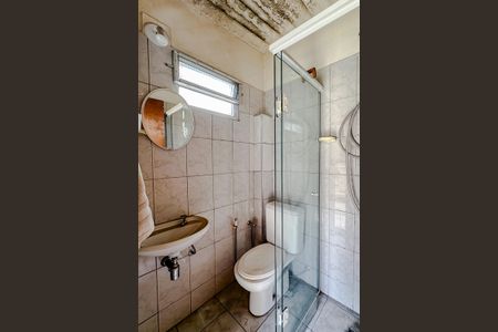 Casa à venda com 240m², 4 quartos e 2 vagasBanheiro 2