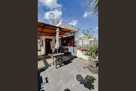 Casa à venda com 240m², 4 quartos e 2 vagasÁrea externa