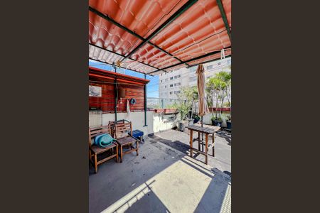 Casa à venda com 240m², 4 quartos e 2 vagasÁrea externa