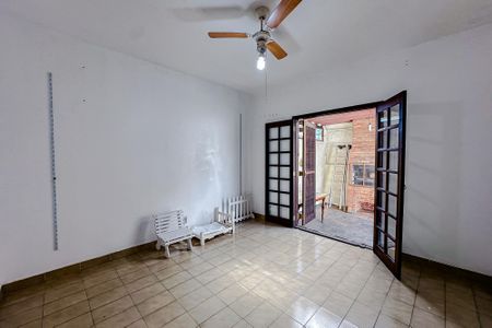 Casa à venda com 240m², 4 quartos e 2 vagasCasa 2 - Sala
