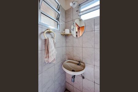 Casa à venda com 240m², 4 quartos e 2 vagasBanheiro 2