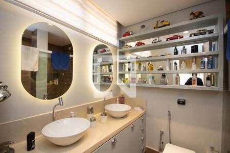 Apartamento à venda com 90m², 1 quarto e 1 vaga Apartamento à venda com 90m², 1 quarto e 1 vagaBanheiro