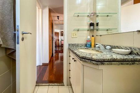 Apartamento à venda com 95m², 3 quartos e 2 vagasBanheiro 