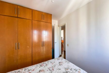 Apartamento à venda com 95m², 3 quartos e 2 vagasQuarto 2 