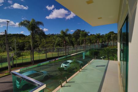 Casa de condomínio para alugar com 400m², 5 quartos e 4 vagasSacada